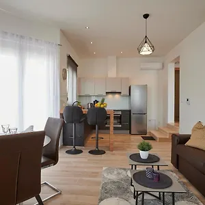 apartmani-kelava-trogir.hotels-in-trogir.com/