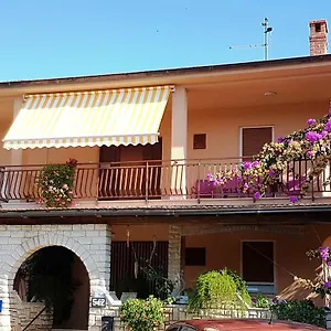 apartment-taja.pula-hotels.org/
